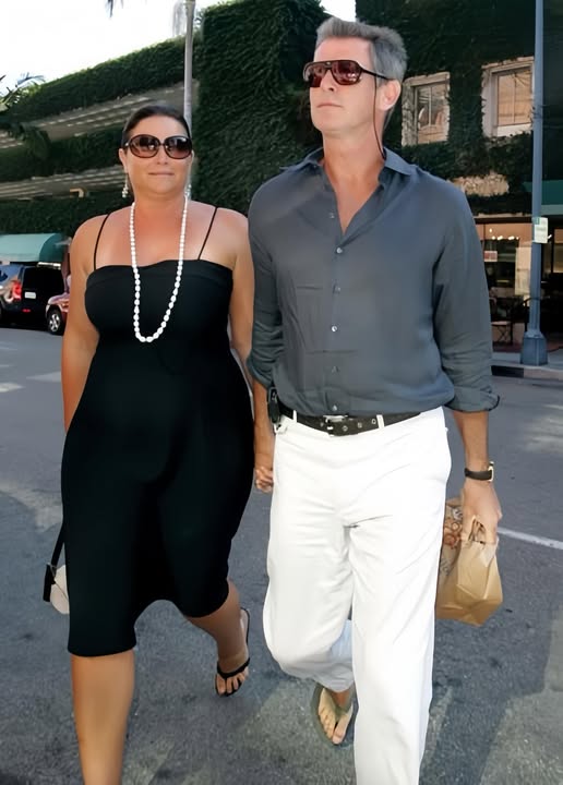 Fans were quick to offer advice to Agent 007 after paparazzi caught Pierce Brosnan and his wife Keely on vacation, with some suggesting he find a more attractive wife following the photos!