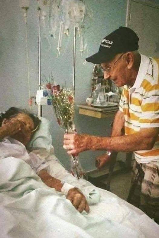 This 80-year-old man brings breakfast to his wife in her nursing home every day – your heart will melt when you find out why