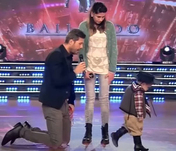 Two-Year-Old Steals Hearts with a Dance Performance Full of Charm and Joy