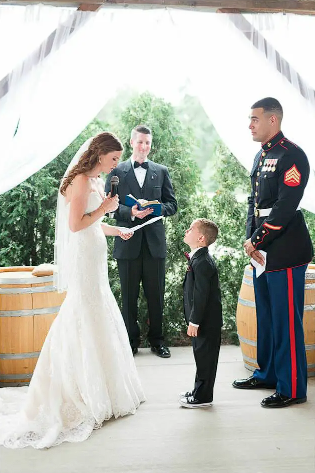 Stepmom suddenly stops wedding: Whispers 6 words that make 4-yr-old burst into tears