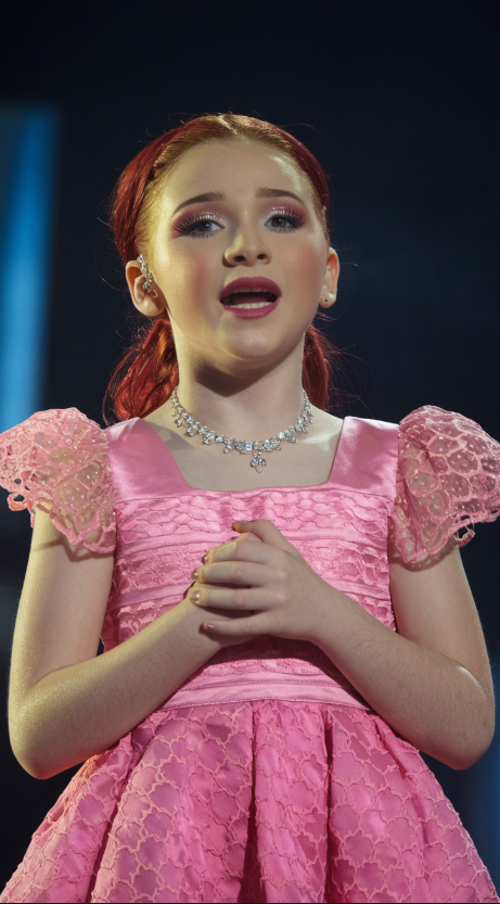 SHE TOOK A HUGE RISK, AND LEFT EVERYONE STUNNED, The moment this young girl hit the first few notes of one of the hardest songs ever, the judges LEAPT from their seats in shock, You wont believe what happens next